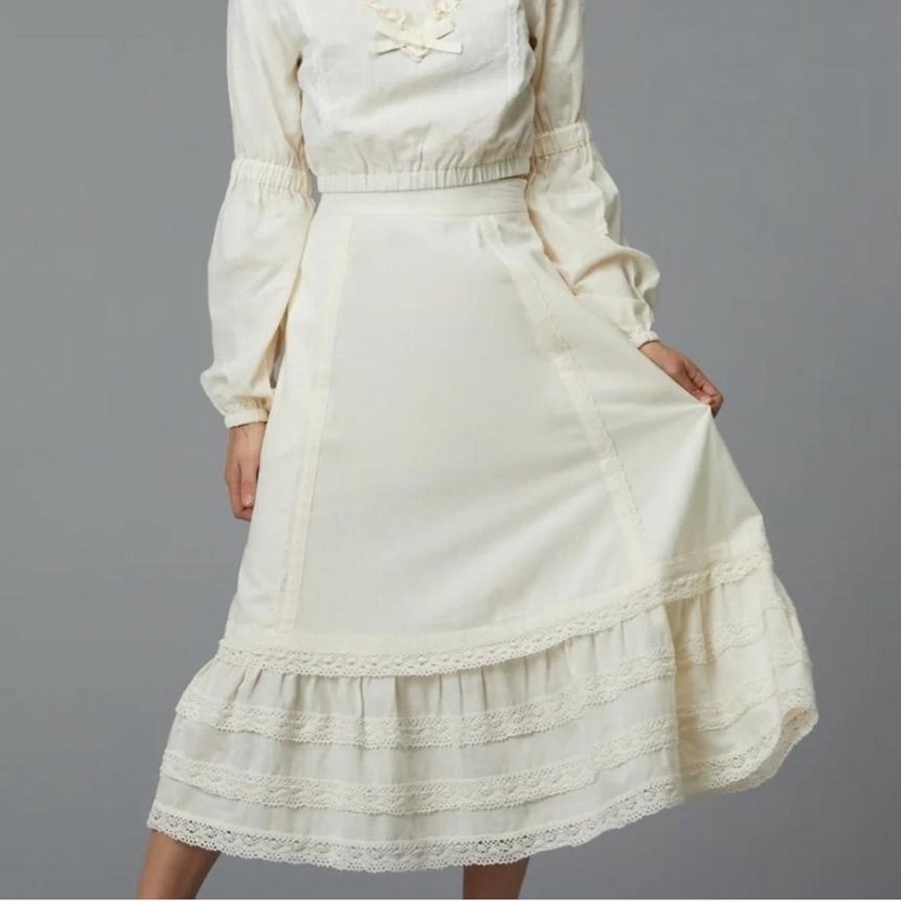 REPOP! BNWT Dangerfield Miranda White lace midi skirt